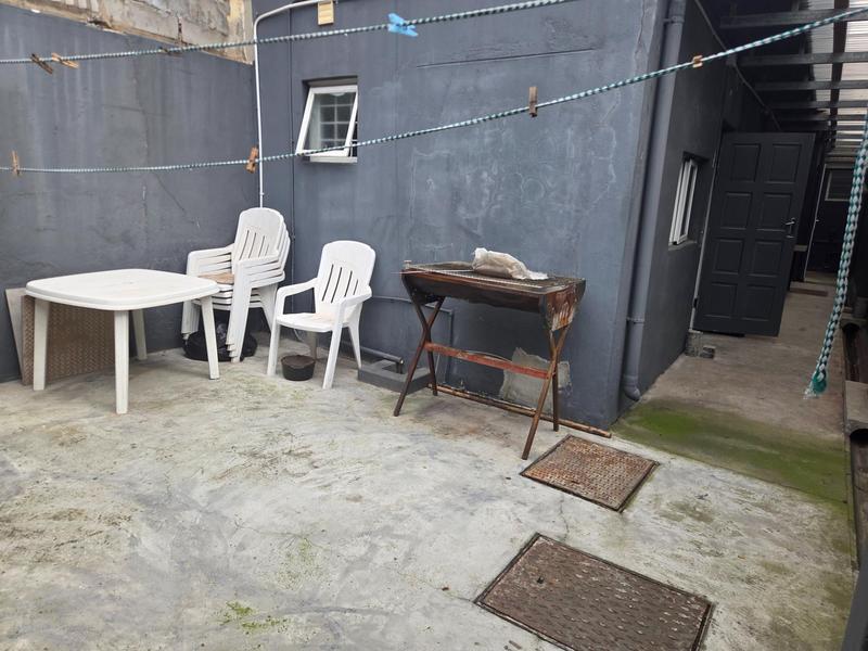To Let 5 Bedroom Property for Rent in Woodstock Western Cape